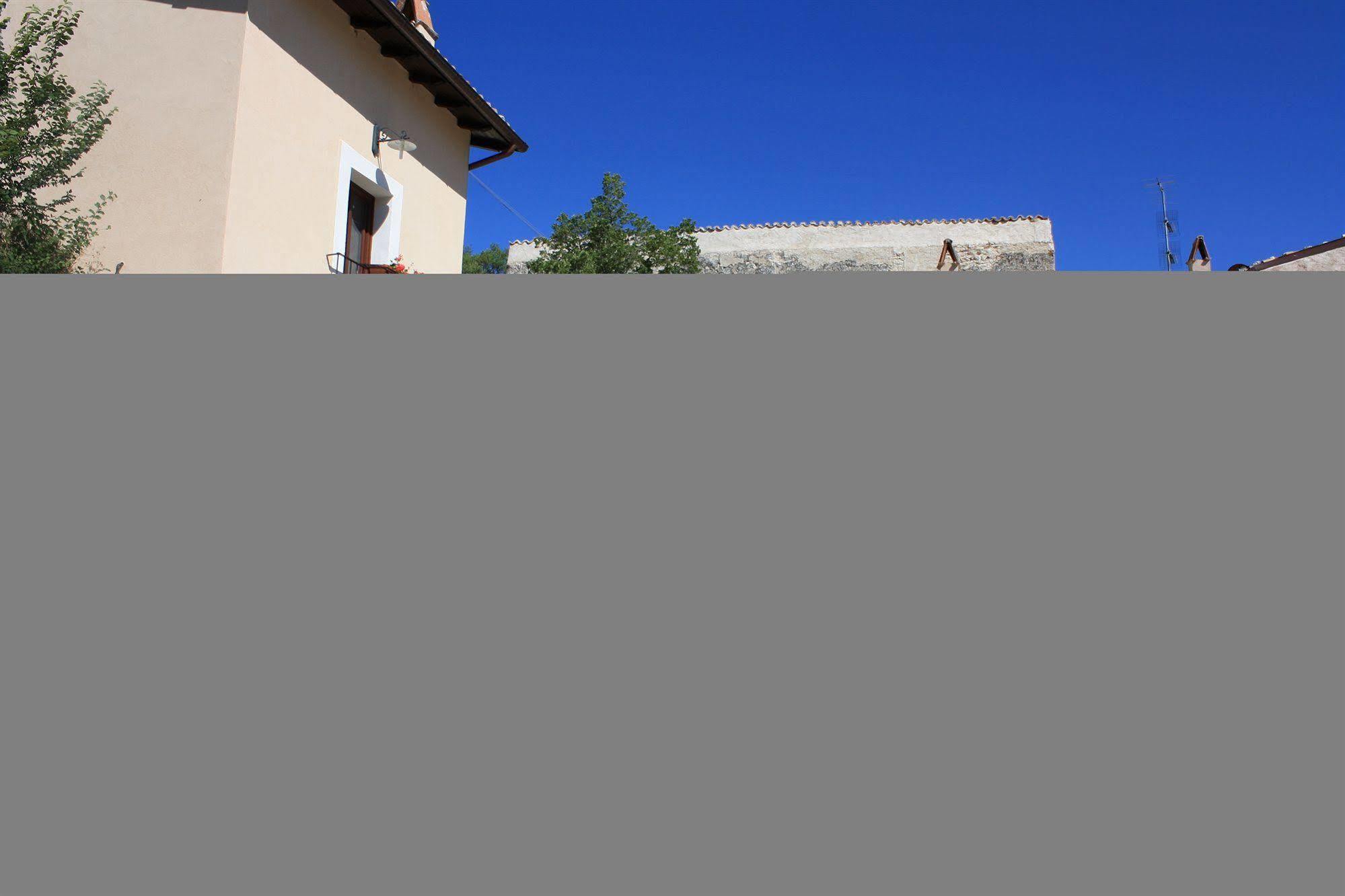 La Casa Sù Le Dimore Del Borgo Santo Stefano Di Sessanio Extérieur photo