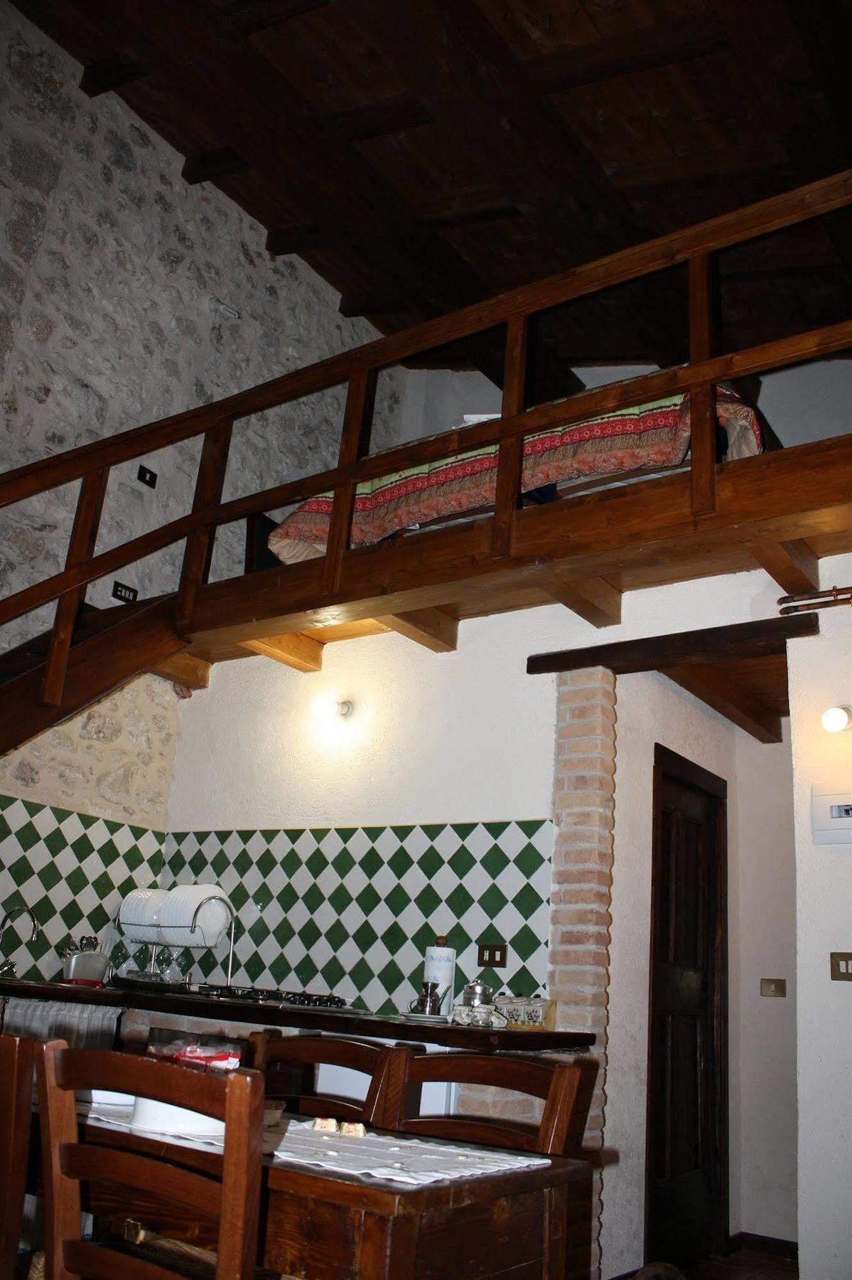 La Casa Sù Le Dimore Del Borgo Santo Stefano Di Sessanio Extérieur photo
